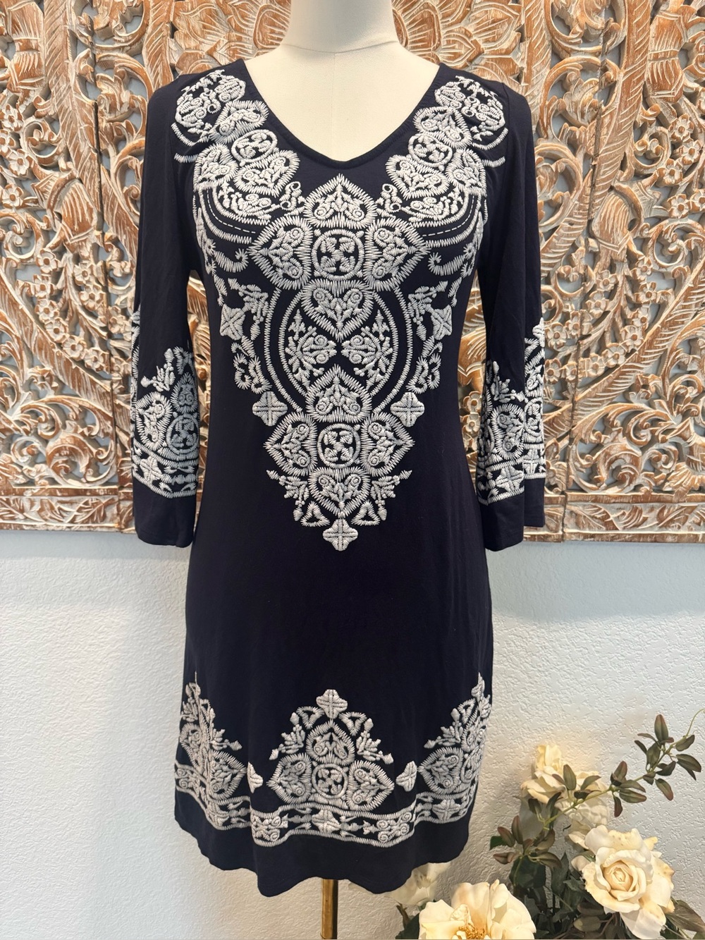 a'gaci Navy Blue 3/4 Flare Sleeves Dress w/ White Embroidery, Lightweight Classy - Picture 2 of 15